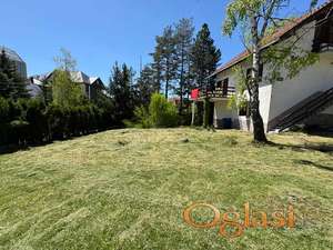 Plac u centru Zlatibora - Jovanke Jeftanovic